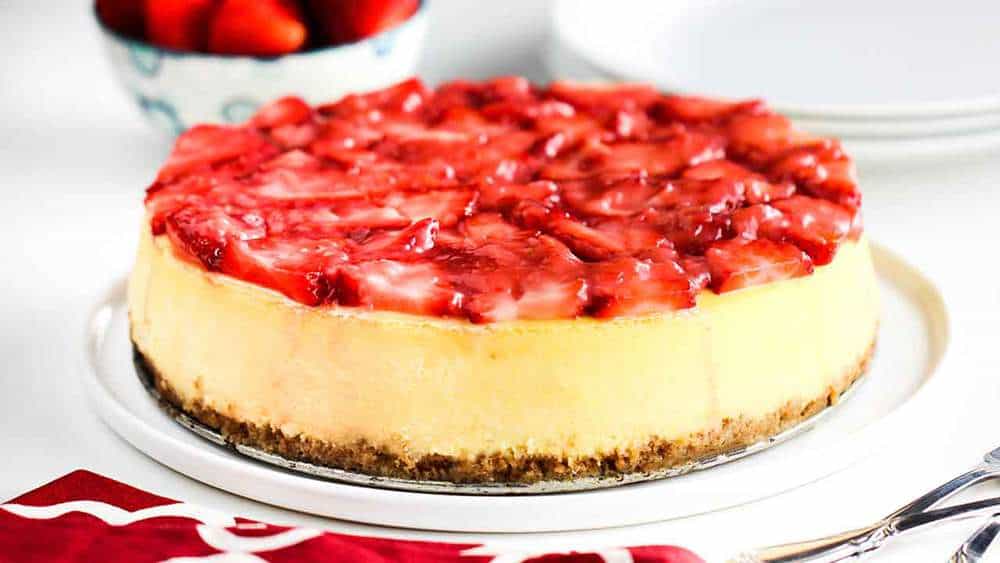 New York Cheese Cake with Strawberry Glaze