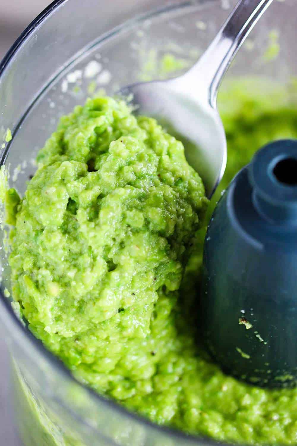 Pea pesto that has been processed in a food processor