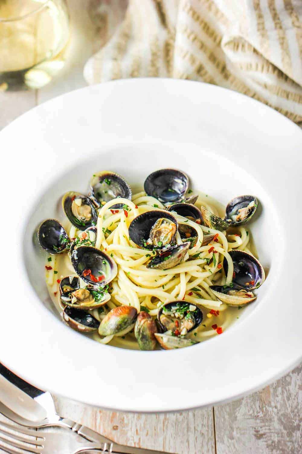 Spaghetti Vongole (Pasta with Clams) | How To Feed A Loon