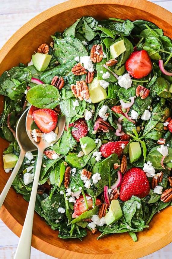 Strawberry and Spinach Salad with Poppyseed Dressing | How To Feed A Loon