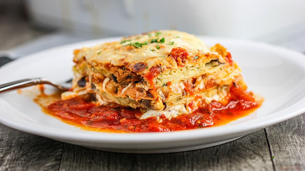 https://howtofeedaloon.com/wp-content/uploads/2023/09/eggplant-parm-twitter.jpg